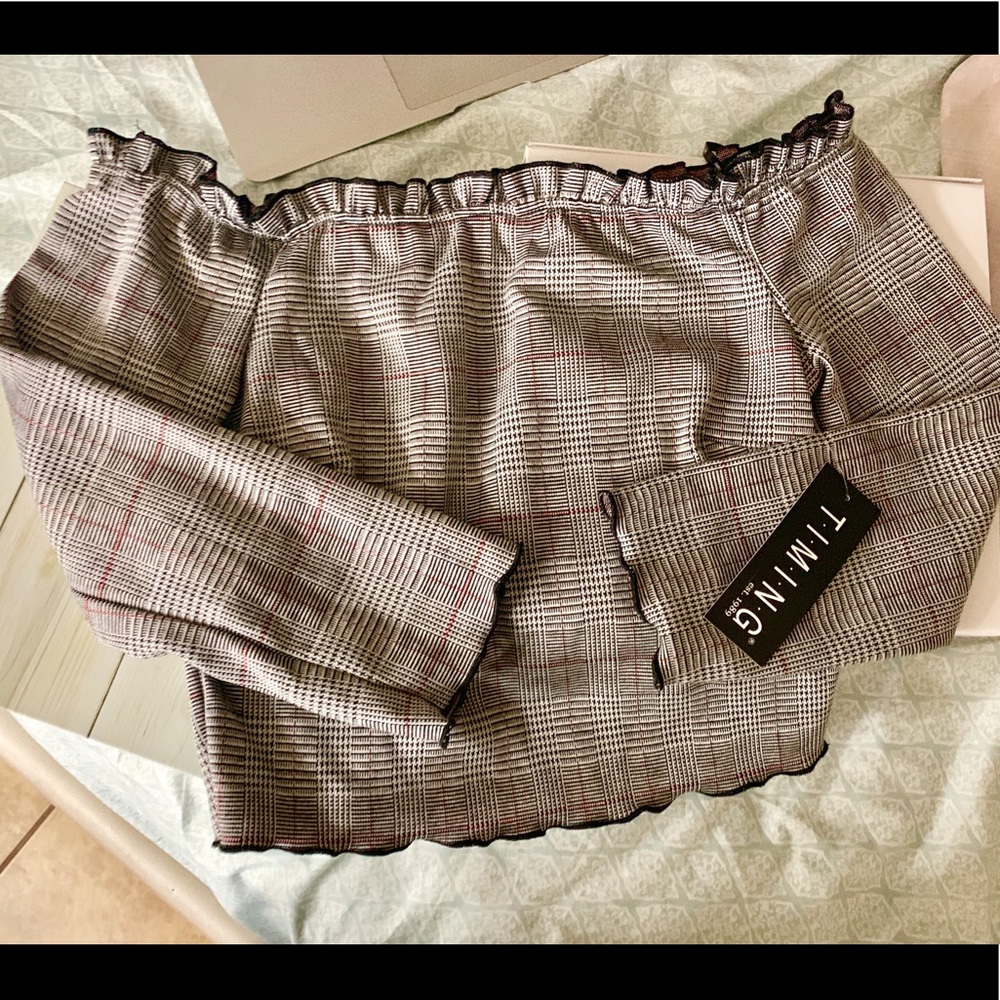 Off-the-shoulder Crop Top